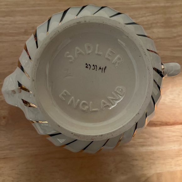 Vintage Tea Pot - Picture 4 of 5